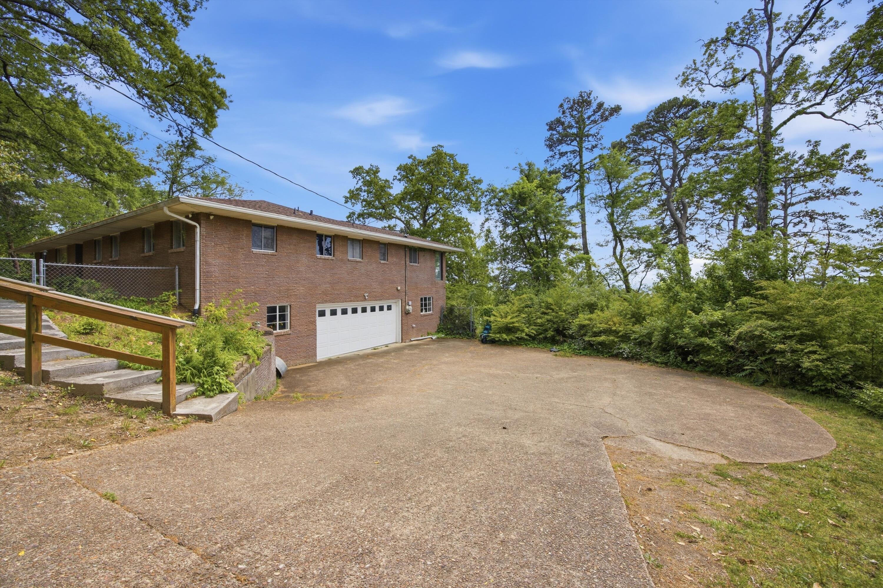 Chattanooga, Tennessee, 37405, United States, 3 Bedrooms Bedrooms, ,3 BathroomsBathrooms,Residential,Active,2041810