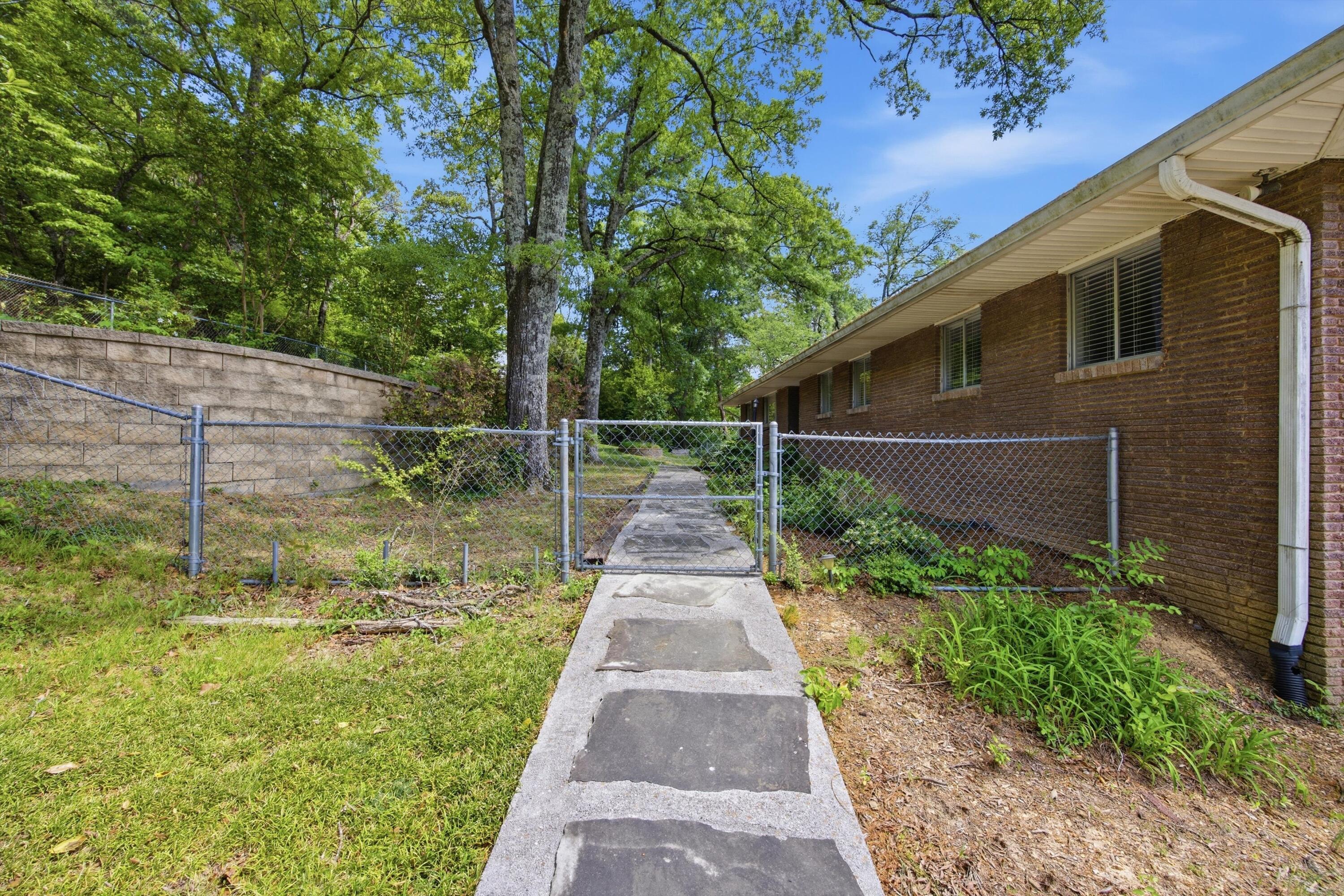 Chattanooga, Tennessee, 37405, United States, 3 Bedrooms Bedrooms, ,3 BathroomsBathrooms,Residential,Active,2041810