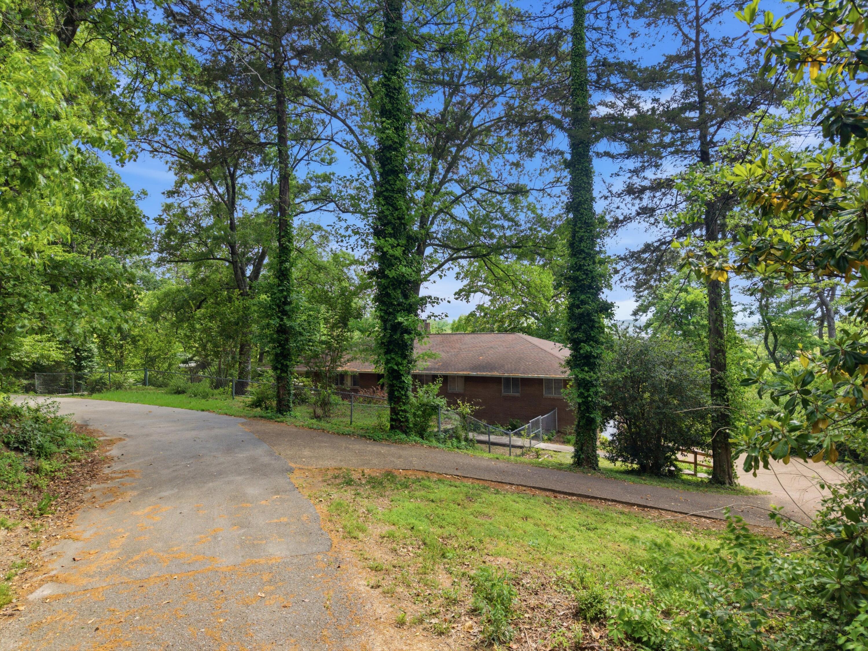 Chattanooga, Tennessee, 37405, United States, 3 Bedrooms Bedrooms, ,3 BathroomsBathrooms,Residential,Active,2041810