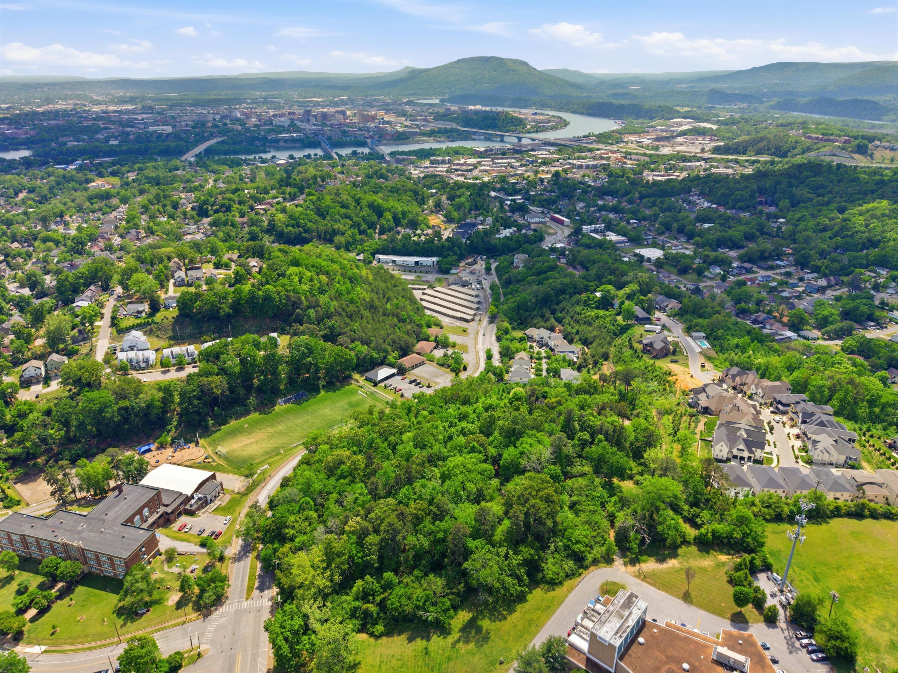 Chattanooga, Tennessee, 37405, United States, 3 Bedrooms Bedrooms, ,3 BathroomsBathrooms,Residential,Active,2041810
