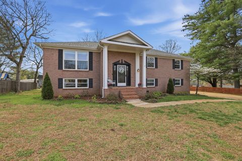 Photo of 1715 Lake Wood Circle, Hixson, TN 37343 (MLS # 1531173)
