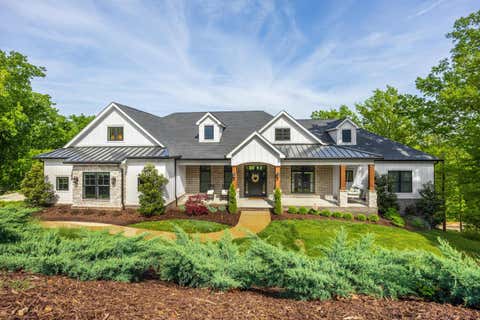 Homes For Sale - 2214 Horizons View Drive<br/> Ooltewah, TN 37363