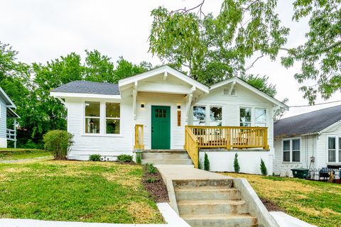 Photo of 1709 E 13th Street, Chattanooga, TN 37404 (MLS # 1529176)