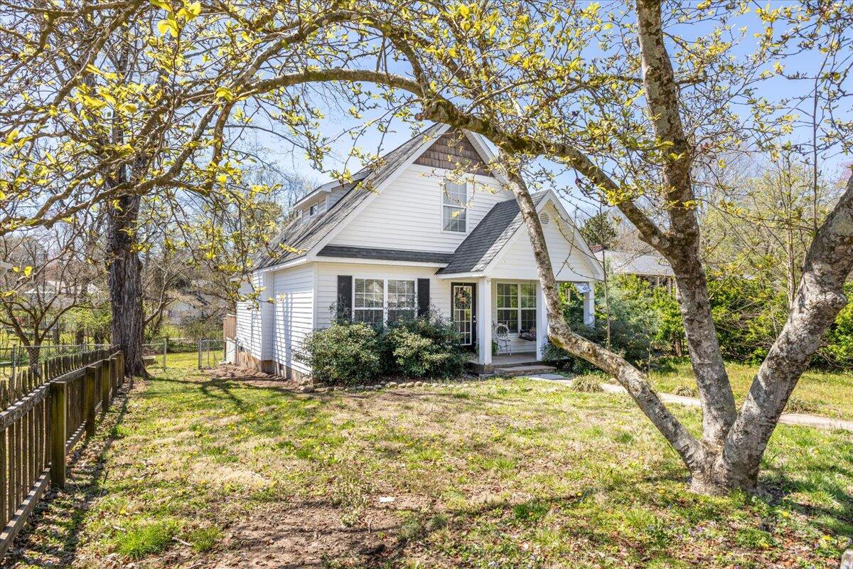 802 Gordon Street, Chickamauga, Georgia image 2