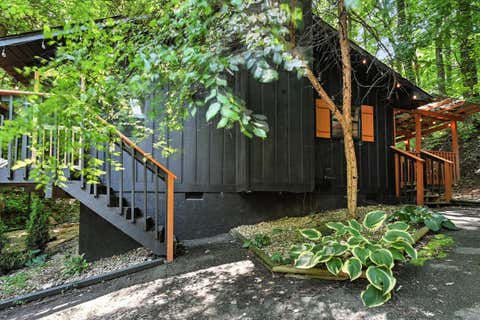 Photo of 1738 Zurich Road, Gatlinburg, TN 37738 (MLS # 1515840)