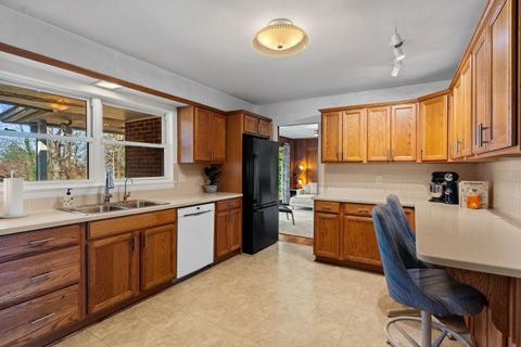 Tiny photo for 2141 Sun Crest Lane, Chattanooga, TN 37421 (MLS # 1528664)