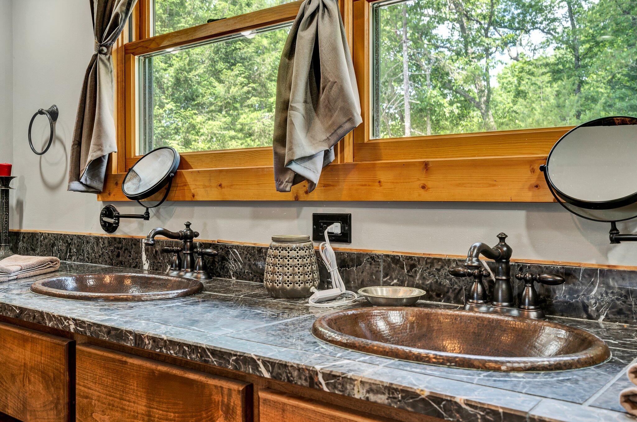 Reliance, Tennessee 37369, United States, 5 Bedrooms Bedrooms, ,4 BathroomsBathrooms,Residential,Active,228664