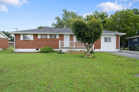 Photo of 84 Elaine Circle, Fort Oglethorpe, GA 30742 (MLS # 1528897)