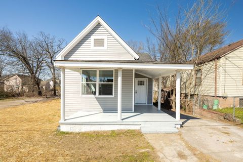 Photo of 1003 S Willow Street, Chattanooga, TN 37404 (MLS # 1522291)