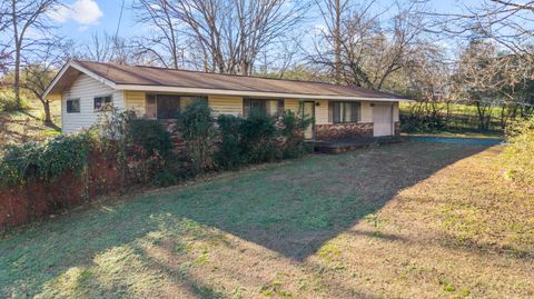 Photo of 3208 Kings Point Road, Chattanooga, TN 37416 (MLS # 1525773)
