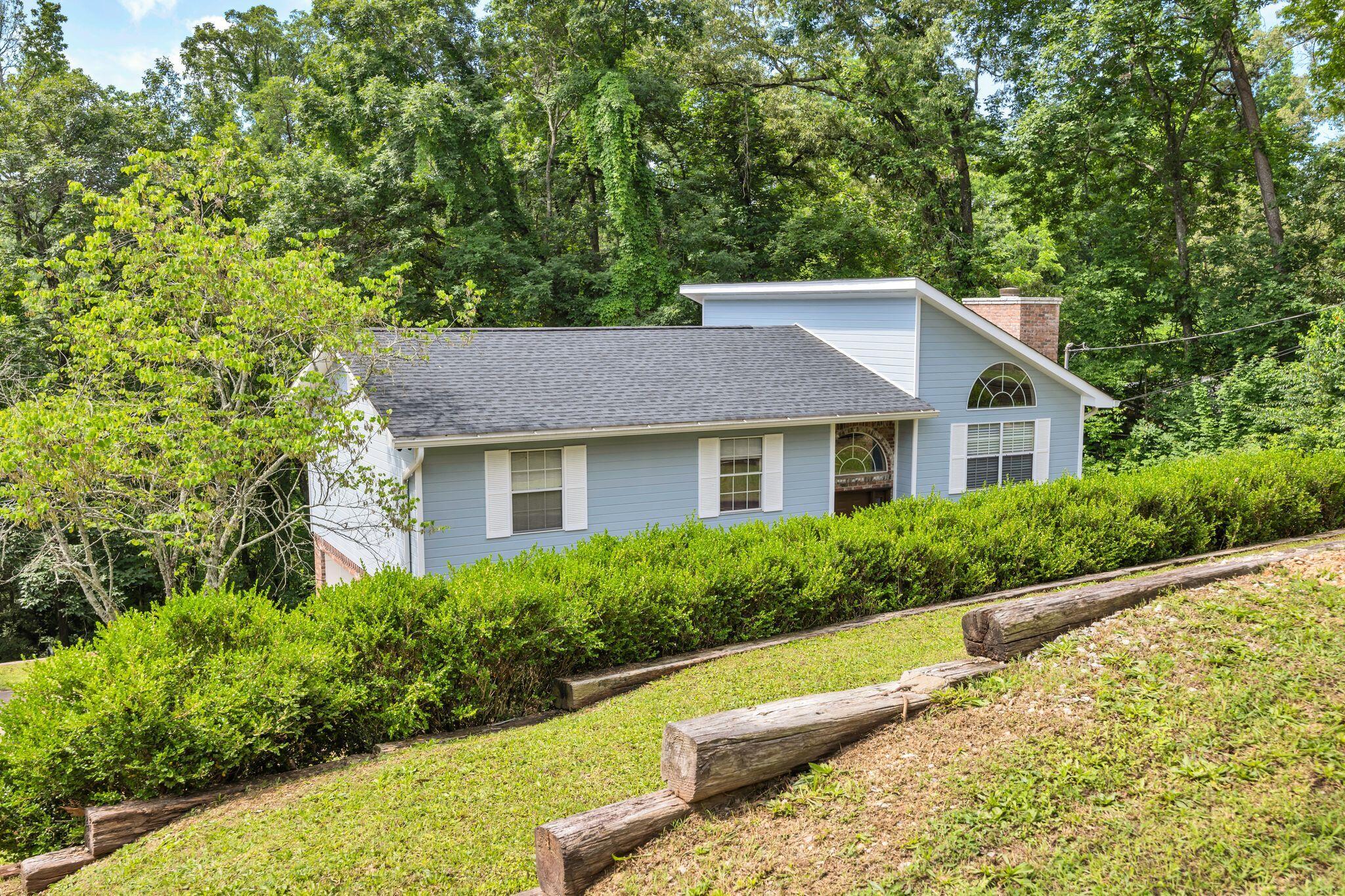 216 Longview Drive, Rossville, Georgia image 2
