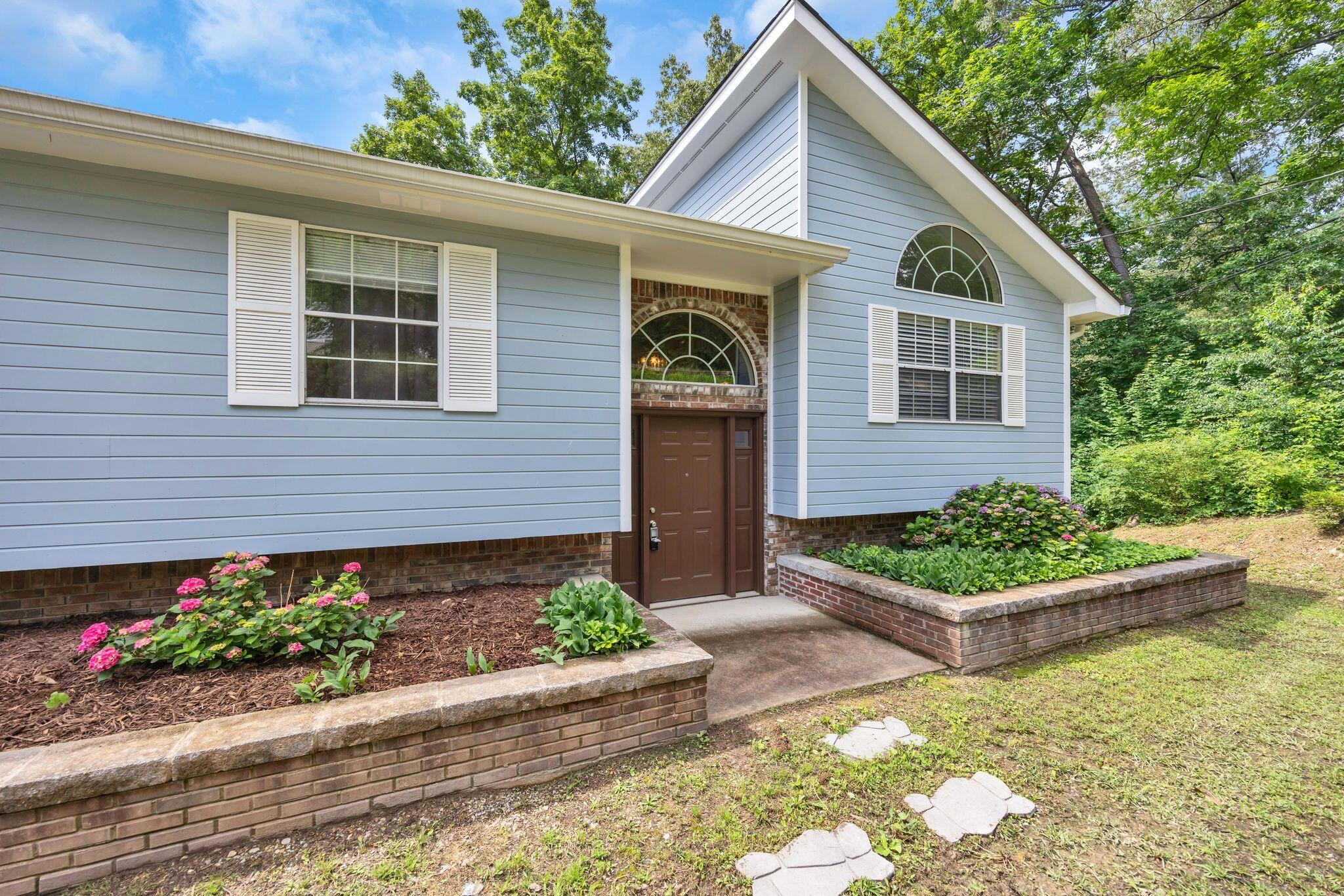 216 Longview Drive, Rossville, Georgia image 1