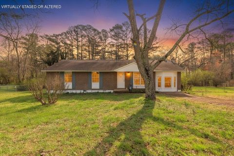Photo of 395 Wisteria Road, LaFayette, GA 30728 (MLS # 1530169)
