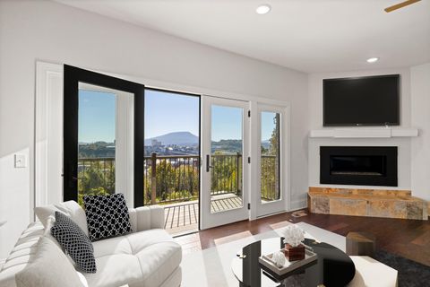 Photo of 294 Druid Lane, Chattanooga, TN 37405 (MLS # 1524154)