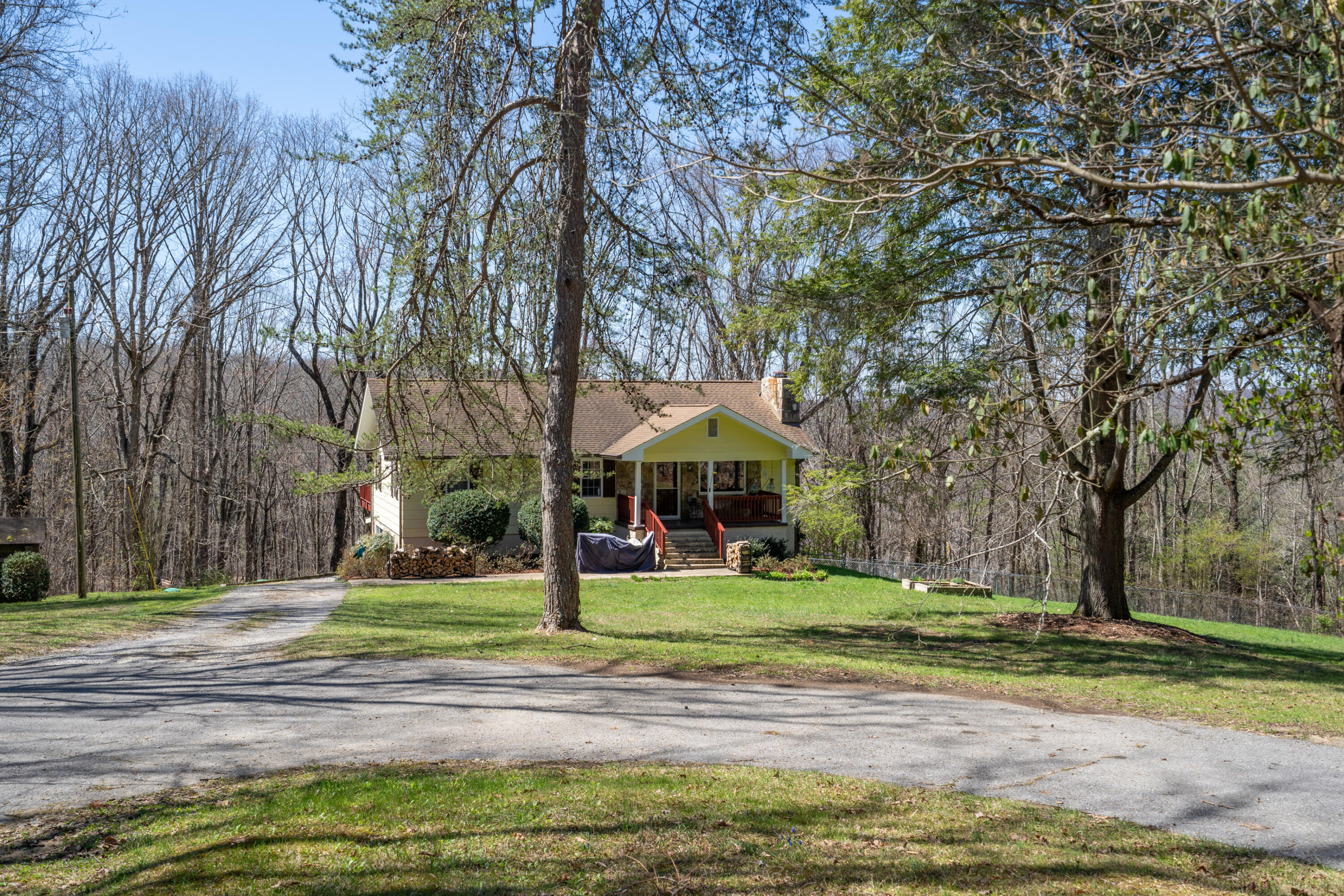 1805 Sunshine Lane, Signal Mountain, Tennessee image 1