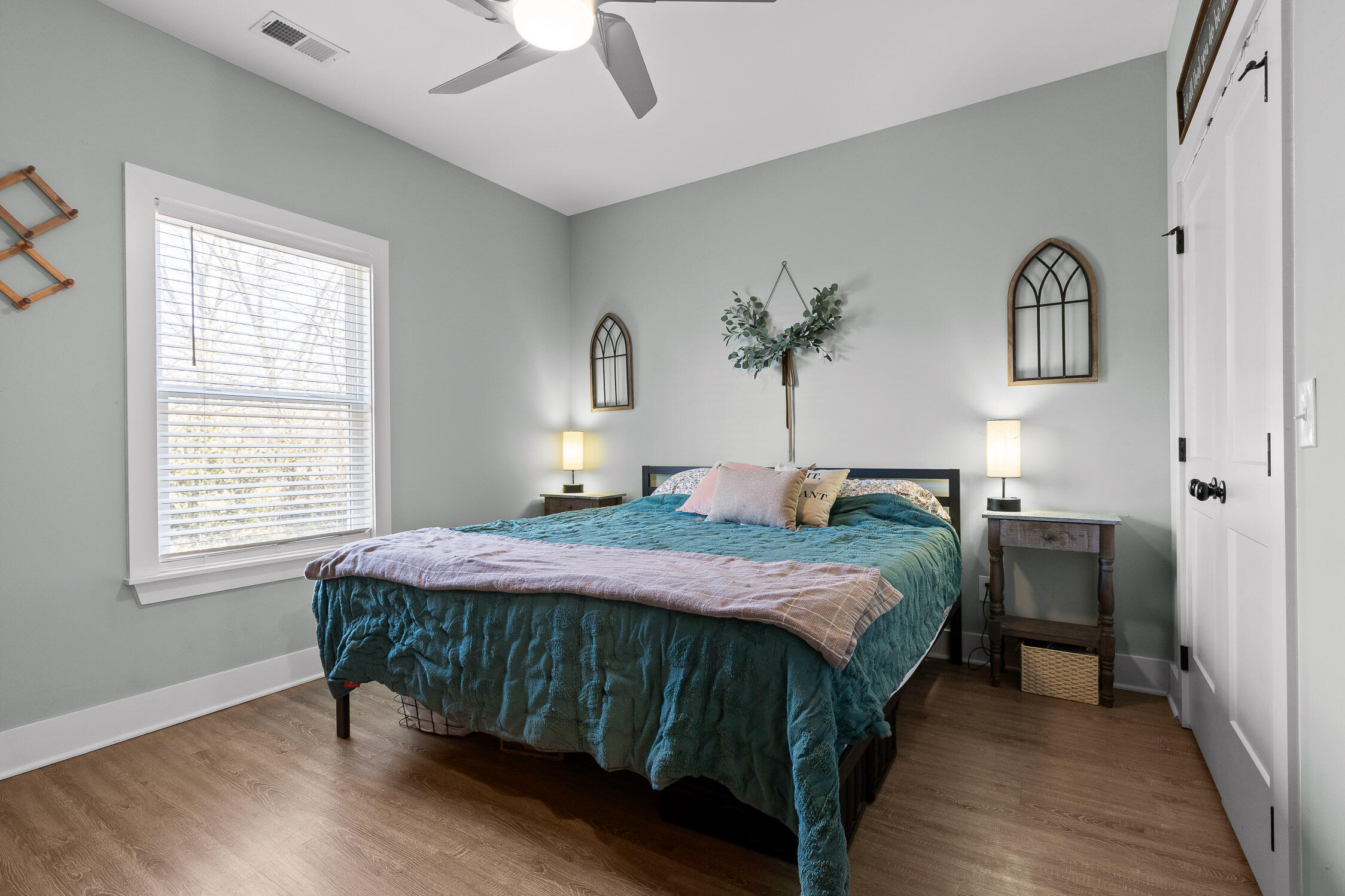 Chattanooga, Tennessee 37412, United States, 3 Bedrooms Bedrooms, ,2 BathroomsBathrooms,Residential,Active,77210