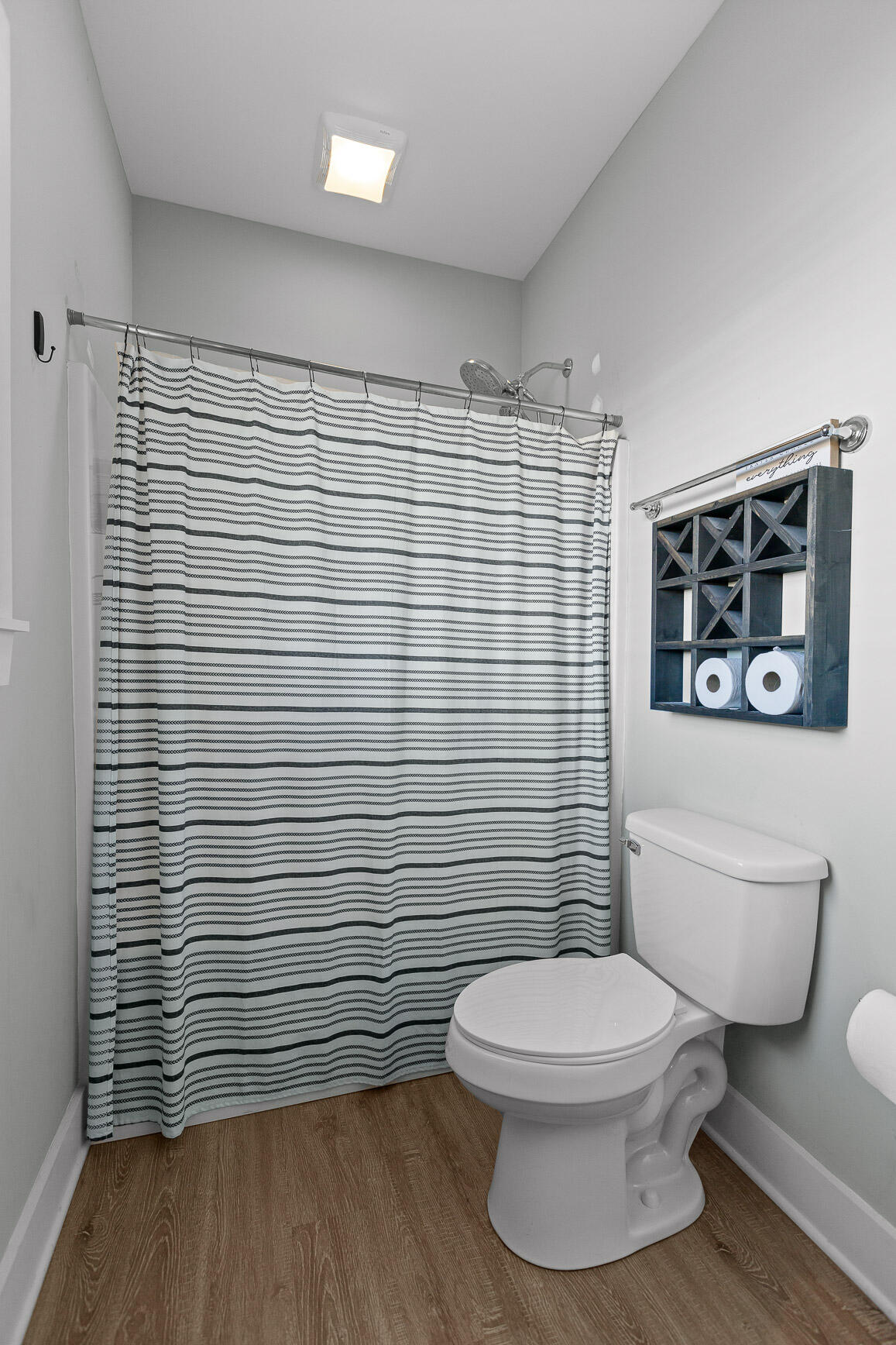 Chattanooga, Tennessee 37412, United States, 3 Bedrooms Bedrooms, ,2 BathroomsBathrooms,Residential,Active,77210