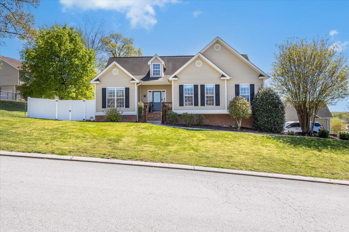 6597 Veronica Drive, Ooltewah, Tennessee image 2