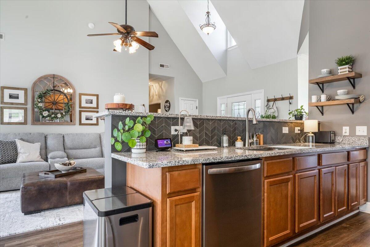 6597 Veronica Drive, Ooltewah, Tennessee image 9