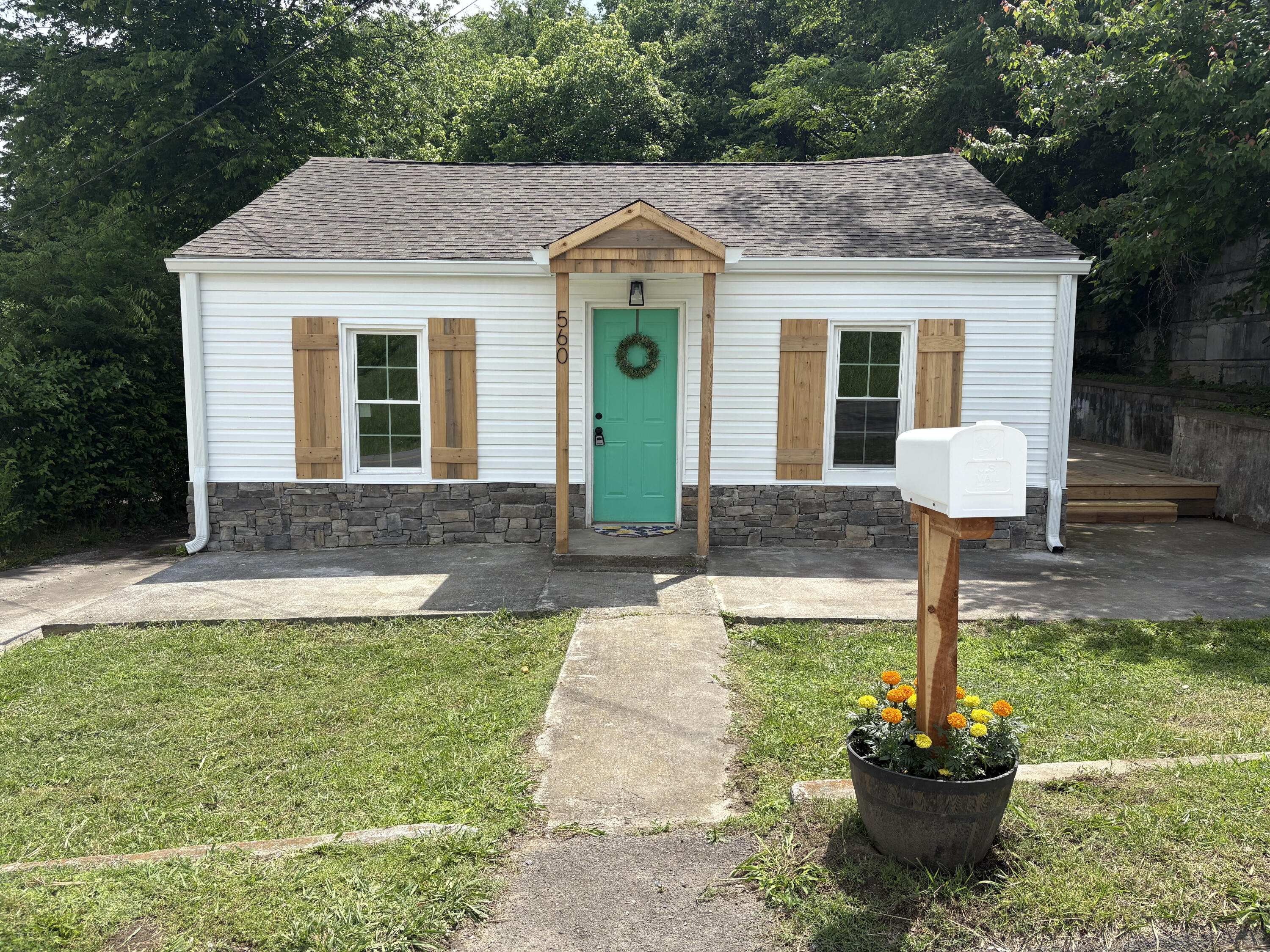 560 8th Street, Cleveland, Tennessee image 1