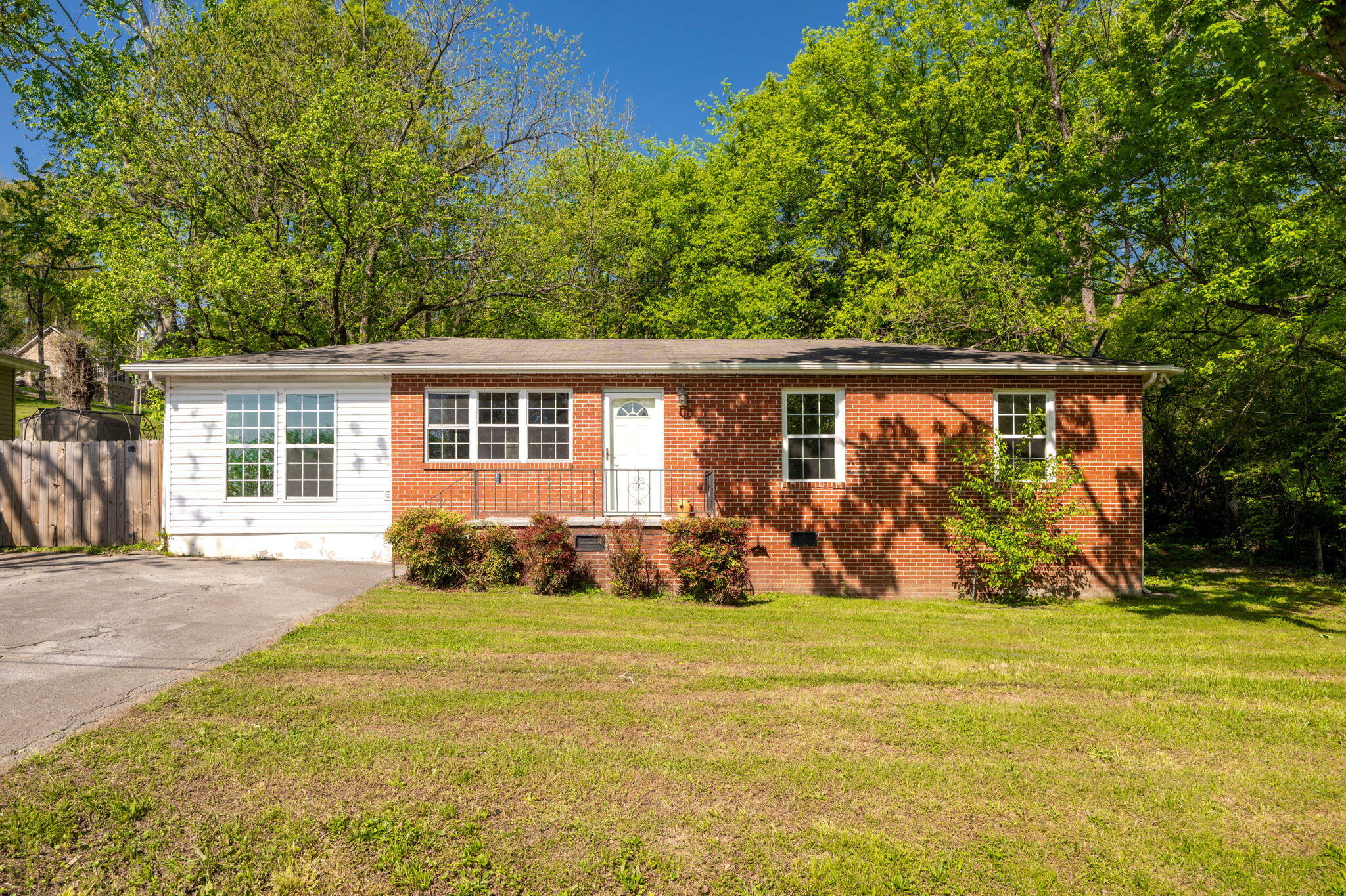 94 Mccraw Street, Rossville, Georgia image 1