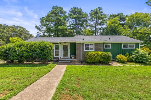 Photo of 1116 Edwin Lane, Chattanooga, TN 37412 (MLS # 1540701)