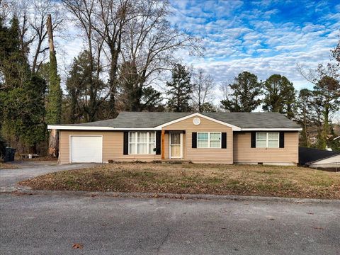Photo of 3805 Mark Twain Circle, Chattanooga, TN 37406 (MLS # 1525363)