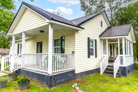 Photo of 301 Cedar Street, LaFayette, GA 30728 (MLS # 1512977)