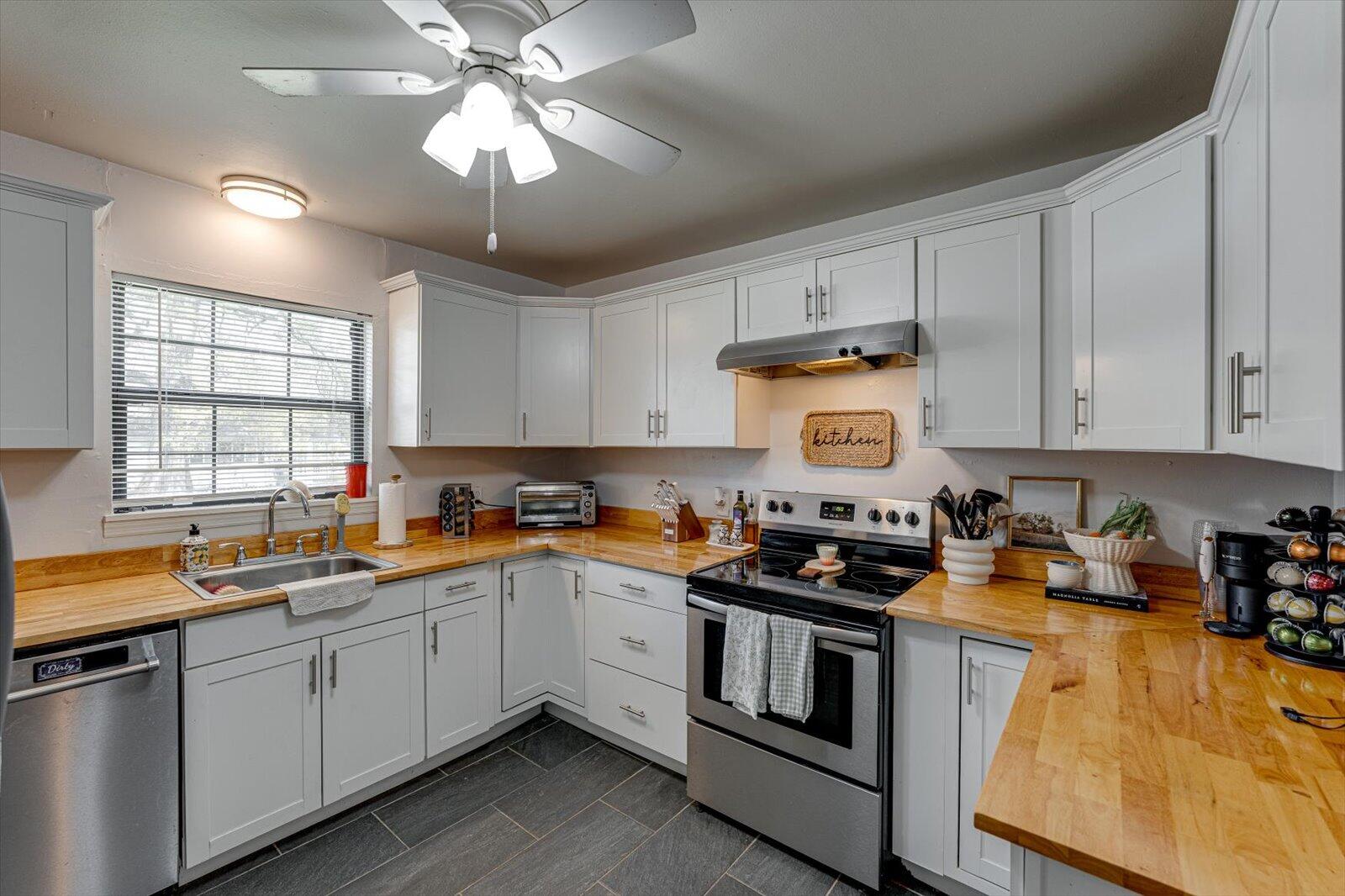 367 Fernwood Drive, Rossville, Georgia image 9
