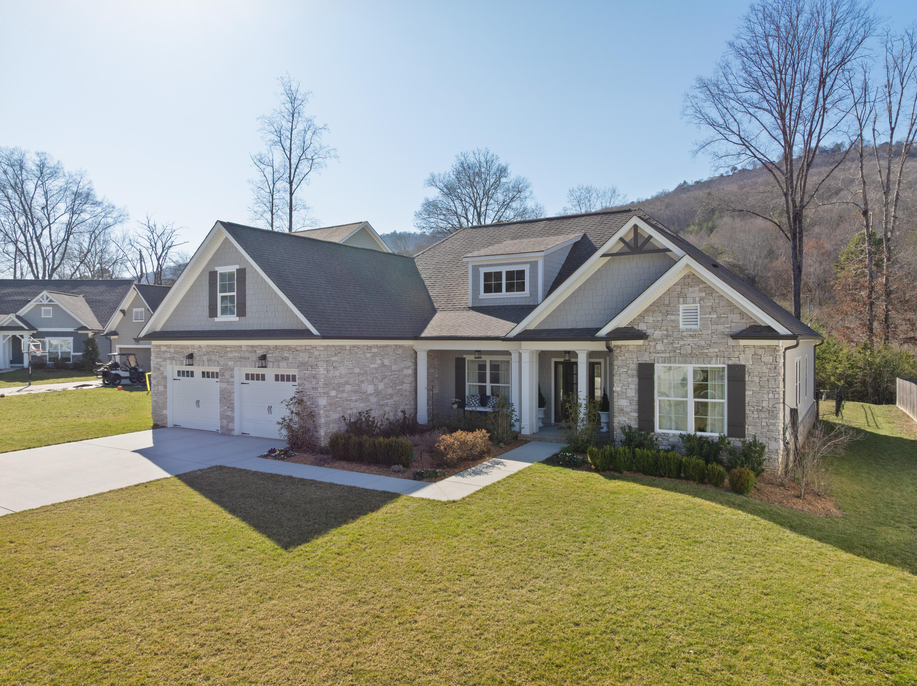 523 Deer Valley Drive, Hixson, Tennessee image 2