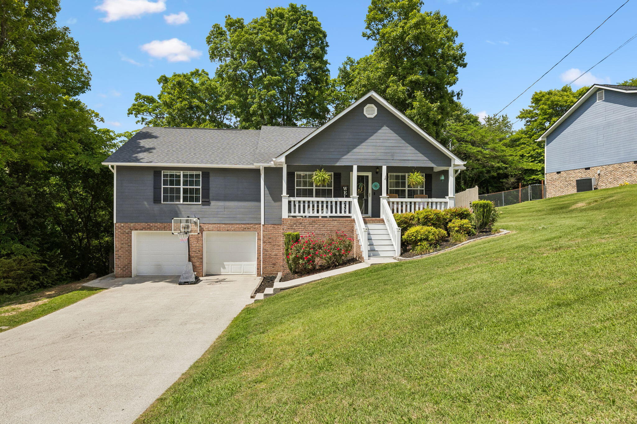 11 Hillside Drive