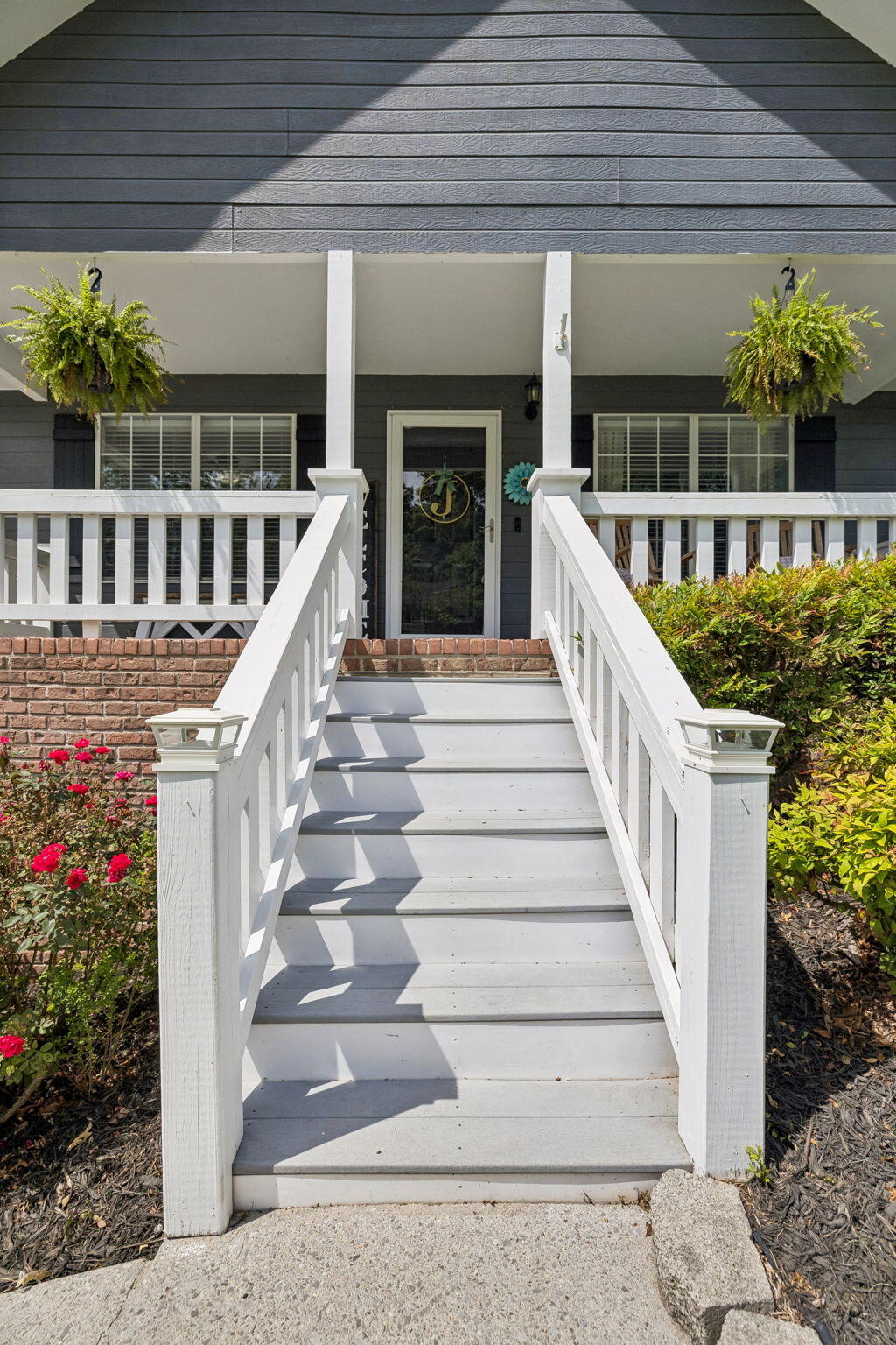 11 Hillside Drive