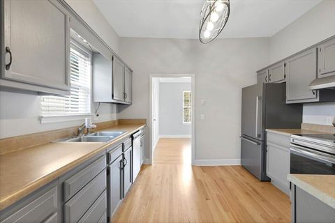 Tiny photo for 1002 Boylston Street, Chattanooga, TN 37405 (MLS # 1524356)