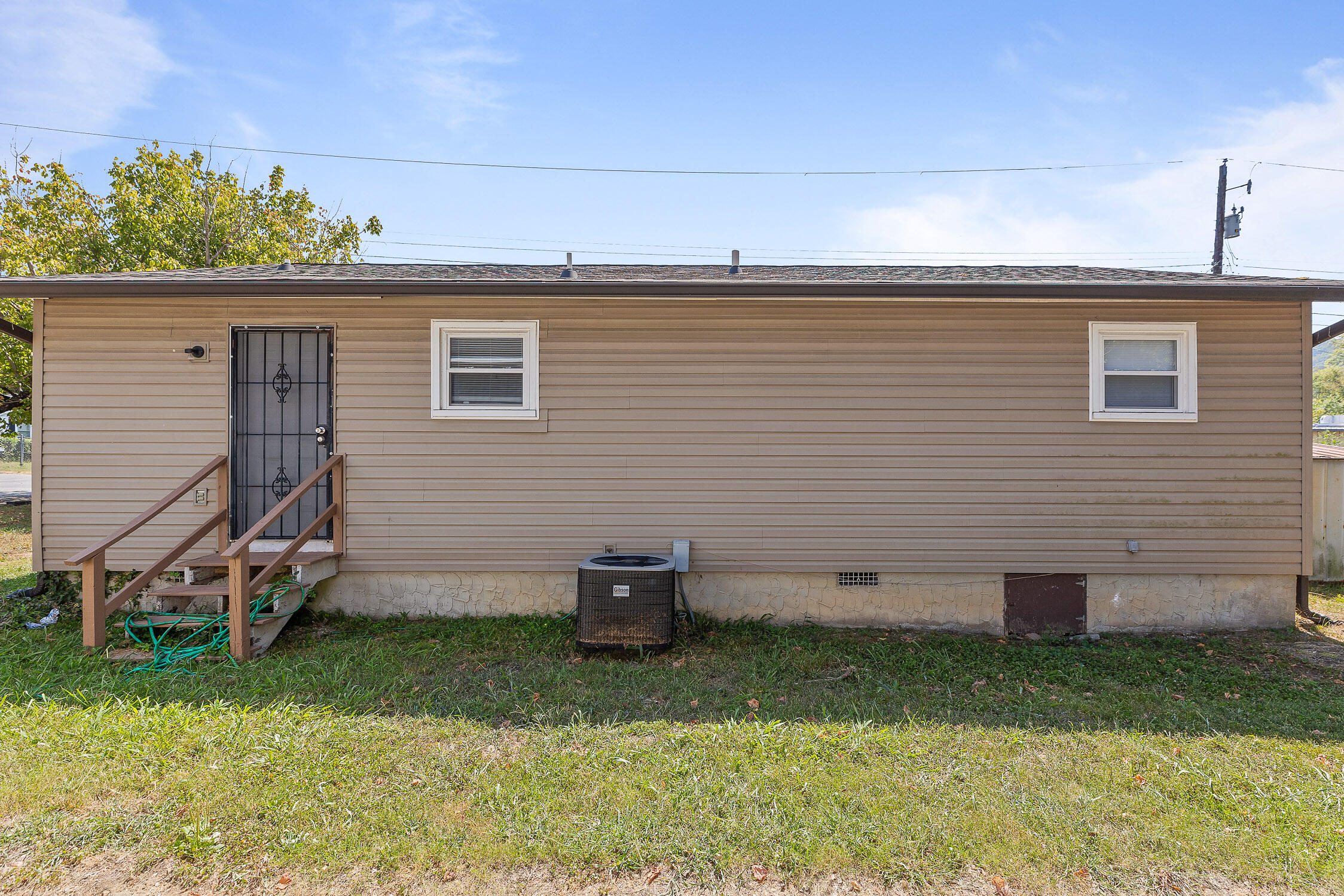 Chattanooga, Tennessee 37406, United States, 3 Bedrooms Bedrooms, ,1 BathroomBathrooms,Residential,Active,46062