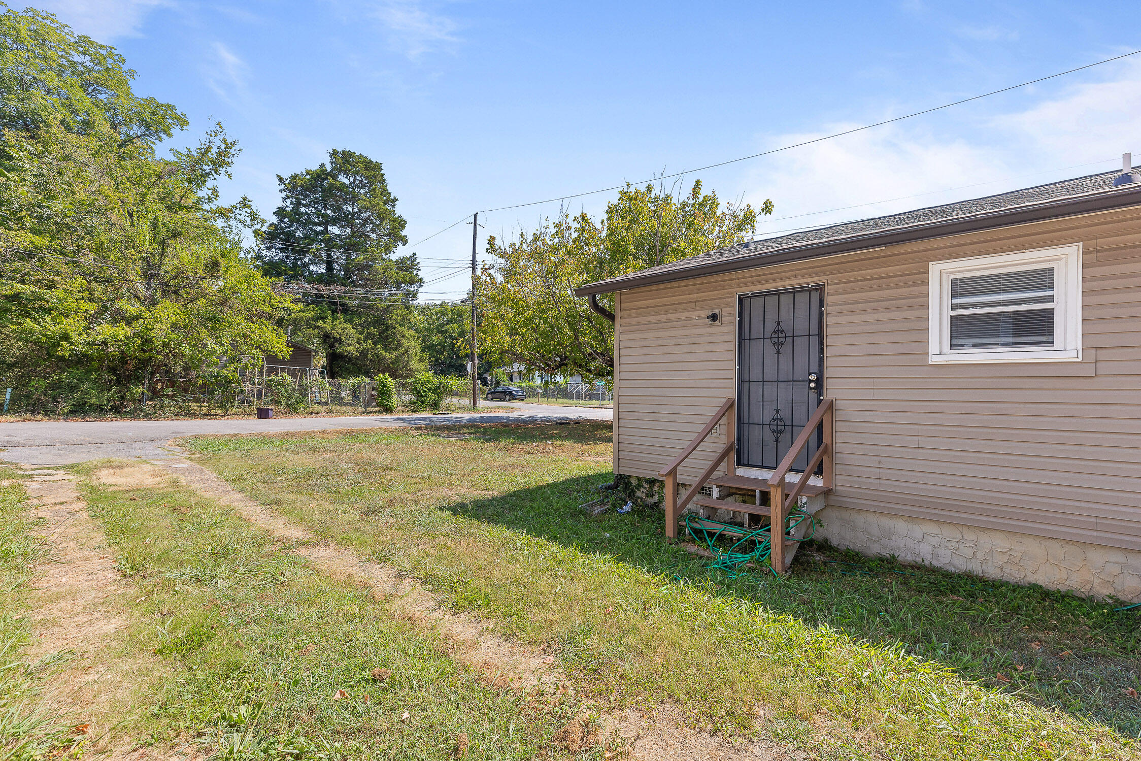 Chattanooga, Tennessee 37406, United States, 3 Bedrooms Bedrooms, ,1 BathroomBathrooms,Residential,Active,46062