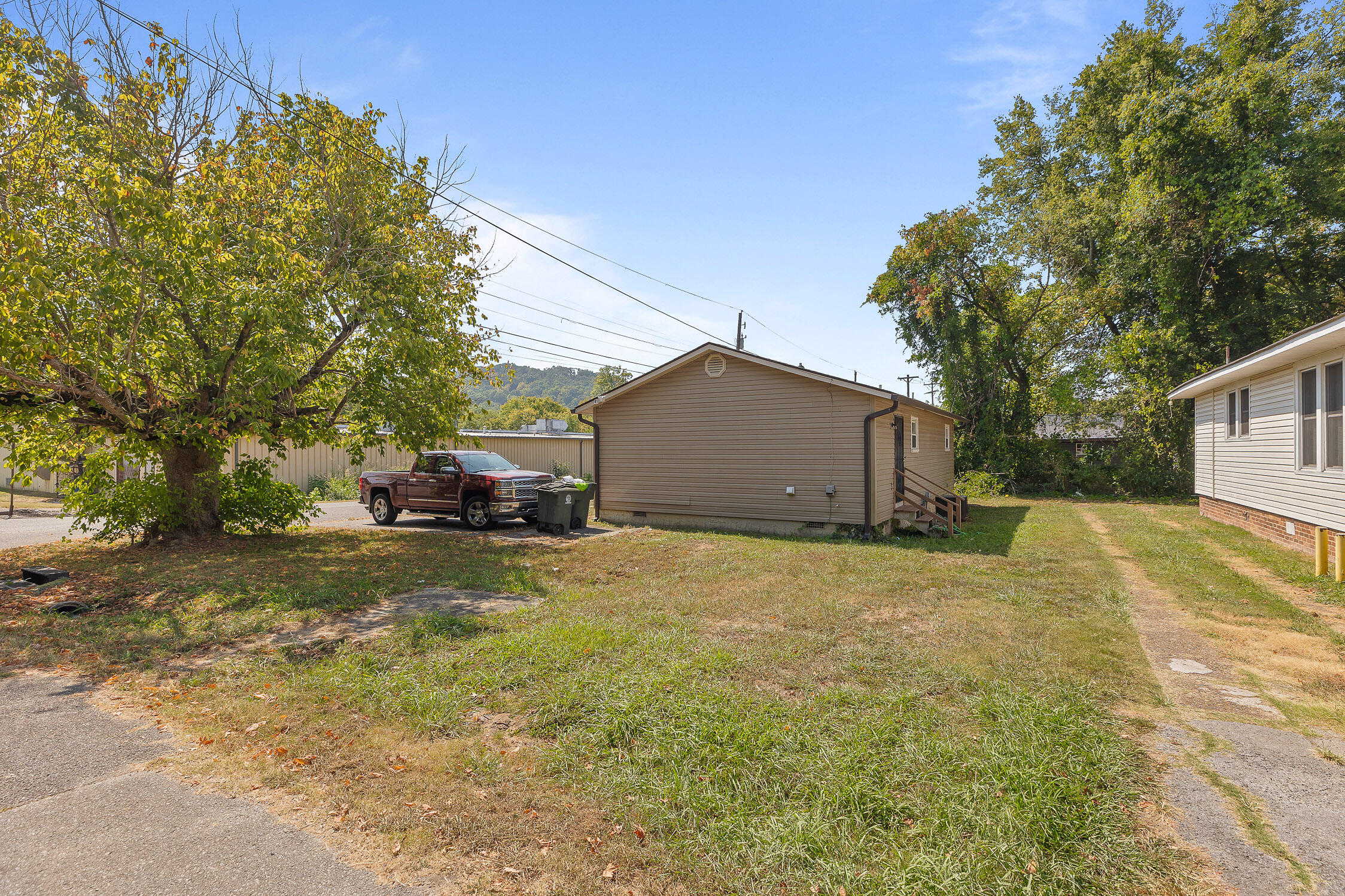 Chattanooga, Tennessee 37406, United States, 3 Bedrooms Bedrooms, ,1 BathroomBathrooms,Residential,Active,46062