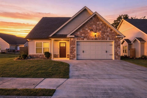 Photo of 39 Daybreak Drive, Rossville, GA 30741 (MLS # 1542741)