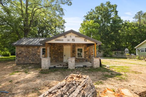 Photo of 1432 Happy Valley Road, Rossville, GA 30741 (MLS # 1534367)