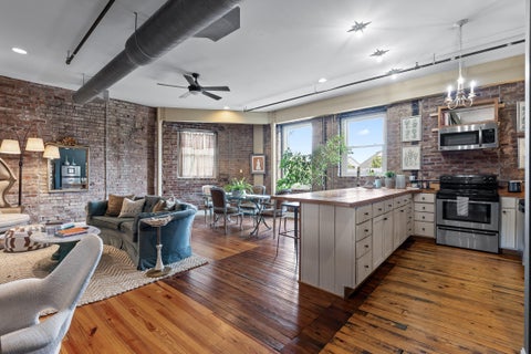 Condo For Sale - 1617 Rossville Avenue<br/> Chattanooga, TN 37408