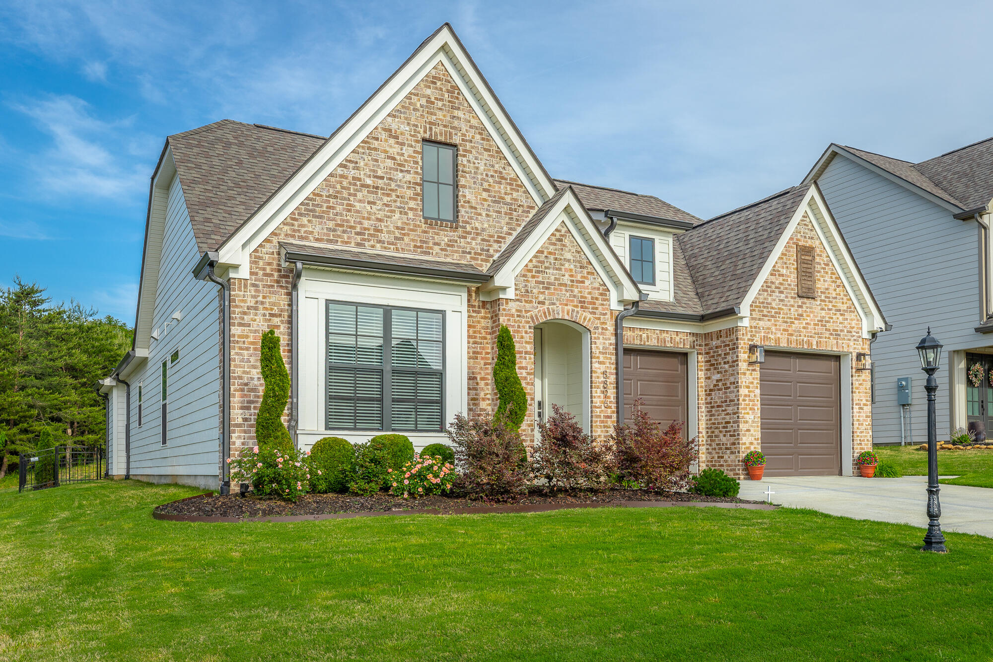 8896 Little Pine Lane