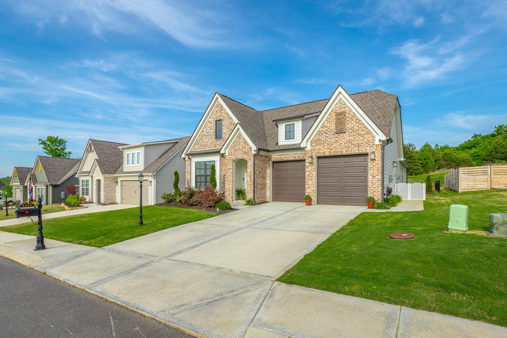 8896 Little Pine Lane