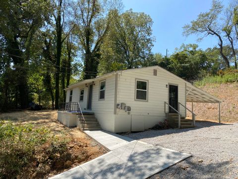 Photo of 975 Beason Drive, Chattanooga, TN 37405 (MLS # 1521599)