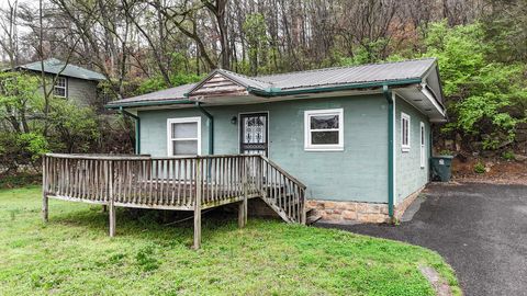Photo of 719 W Bell Avenue, Chattanooga, TN 37405 (MLS # 1529983)