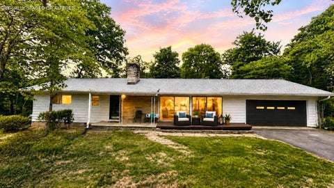 Photo of 104 Pinehurst Lane, Signal Mountain, TN 37377 (MLS # 1534650)