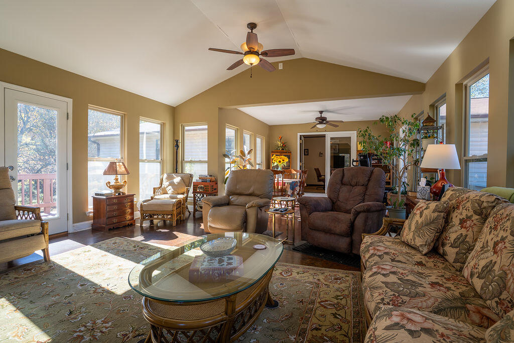 Trenton, Georgia 30752, United States, 1 Bedroom Bedrooms, ,2 BathroomsBathrooms,Residential,Active,243127