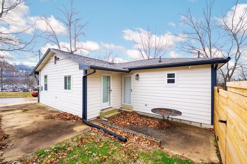 Tiny photo for 855 N Chamberlain Avenue, Chattanooga, TN 37406 (MLS # 1527953)