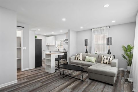 Tiny photo for 855 N Chamberlain Avenue, Chattanooga, TN 37406 (MLS # 1527953)