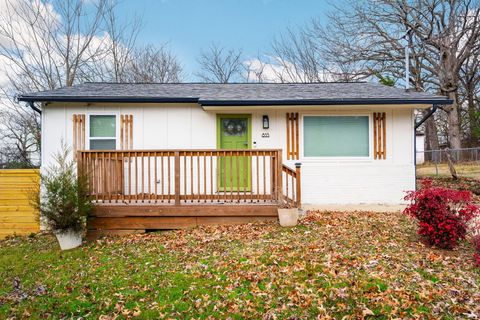 Photo of 855 N Chamberlain Avenue, Chattanooga, TN 37406 (MLS # 1527953)