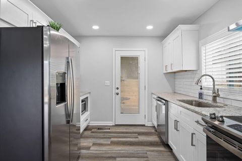 Tiny photo for 855 N Chamberlain Avenue, Chattanooga, TN 37406 (MLS # 1527953)