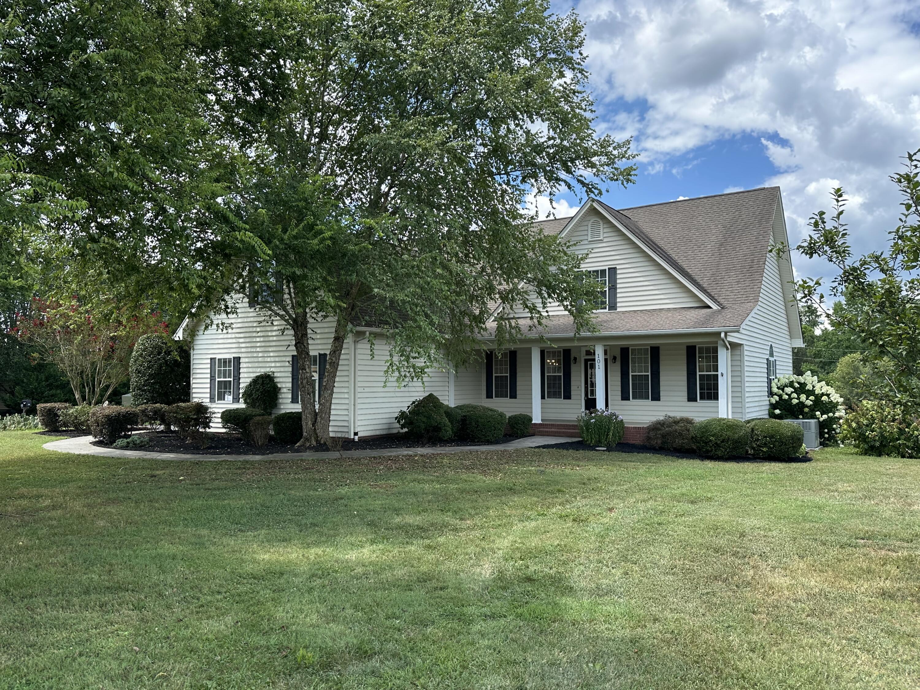 101 NW Deer Trail